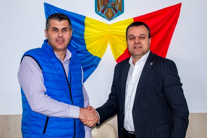 Marius Stanciu (stânga) și Eugen Pîrvulescu, liderul PNL Teleorman FOTO Facebook E.Pîrvulescu