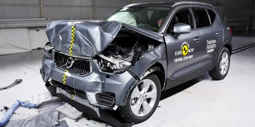 crash volvoxc40