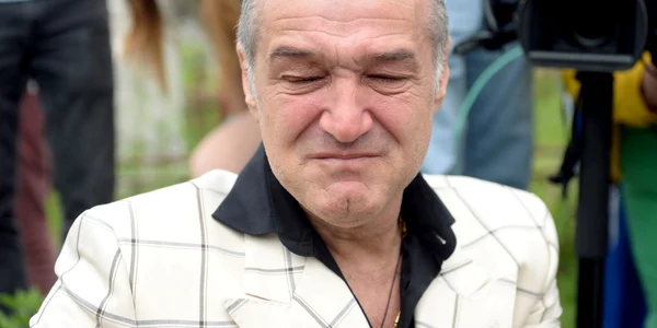 Gigi Becali la cimitir FOTO Mediafax 