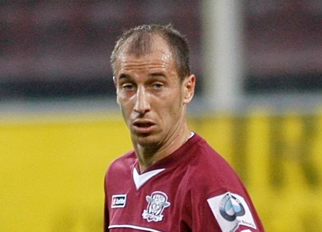 Top 10 cei mai urâţi fotbalişti români: Robert Ilyes