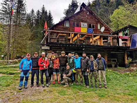 Charlie Ottley la Cantonul Cheia din Vâlcea cu ocazia filmărilor dedicate geoparcului Foto Oltenia de Sub Munte geoparc aspirant UNESCO