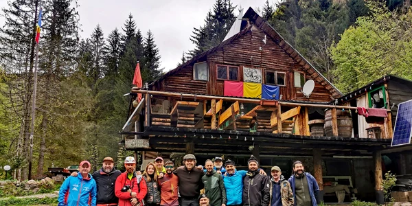 Charlie Ottley la filmările Discover Oltenia - Cantonul Cheia Foto Oltenia de Sub Munte geoparc aspirant UNESCO
