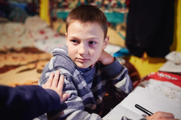 Perioada pandemiei naşte o serie de riscuri atât pentru părinţi cât şi pentru copii Foto: World Vision România