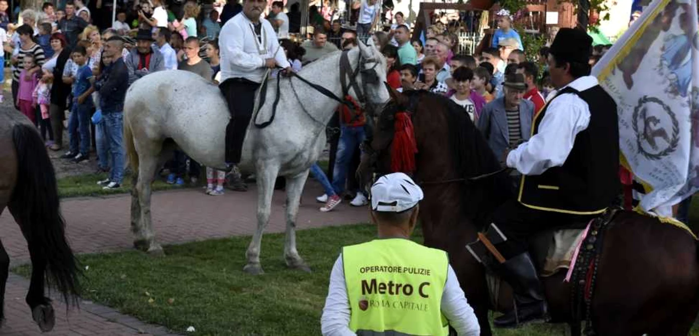 sărbătoare la cerneti FOTO Alexandra Georgescu 