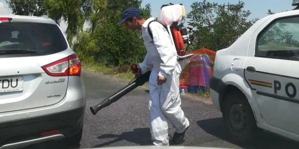 Dezinfecţie pe drumurile publice FOTO antidotul.ro