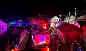 incendiu turda cluj au ars 20 de baraci FOTO Stiri Cluj jpg
