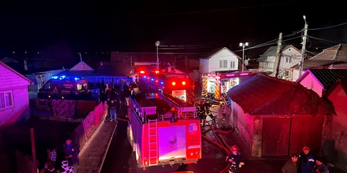 incendiu turda cluj au ars 20 de baraci FOTO Stiri Cluj jpg