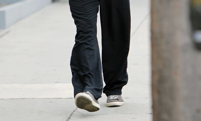 Matt Damon leaves the gym wearing a New England Patriots cap jpeg