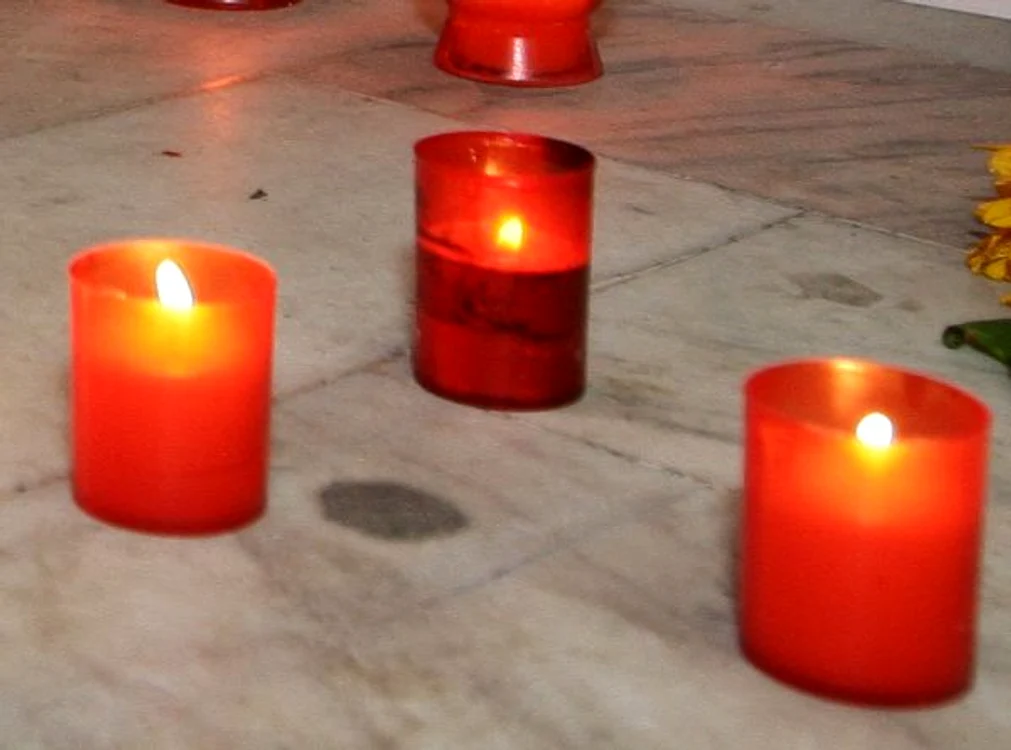 Au fost aprinse lumânări în memoria actorului (Foto: arhiva Adevarul Holding)