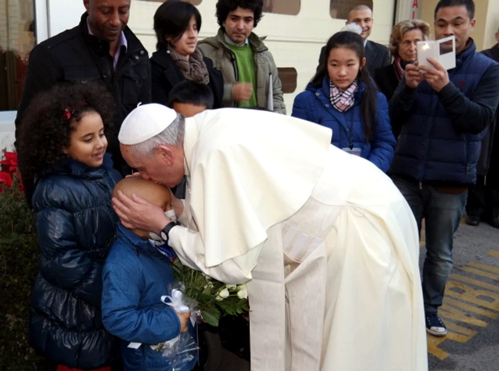 Papa Francisc a fost înduioșat până la lacrimi de glasul fetiței.Foto GettyImages