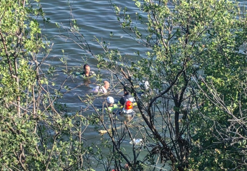  Un tânăr a murit după ce a plonjat cu mașina în Lacul Pantelimon. El nu avea permis de conducere