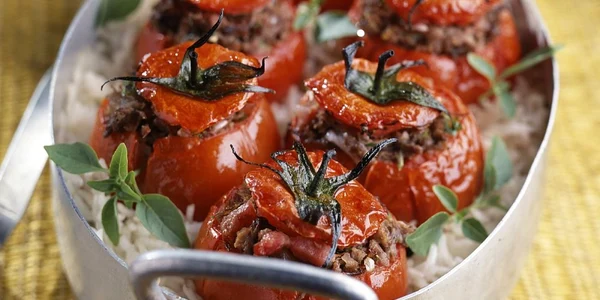 rosii la cuptor umplute cu carne de vita