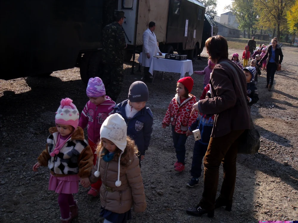 Copii au vizitat astăzi Brigada 282 "Unirea Principatelor"