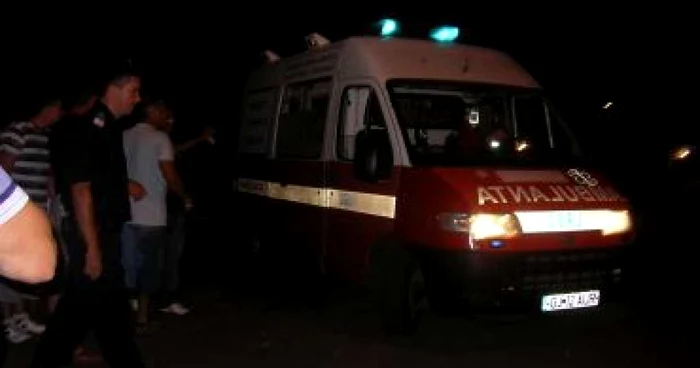 Târgu-Jiu:  Simona Groza, supravieţuitoarea accidentului de aseară, a fost transportată la Floreasca