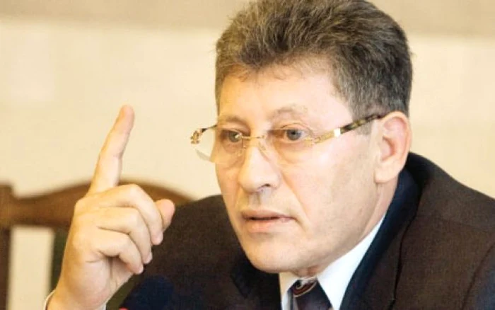 Liberalul Mihai Ghimpu s-a adresat la Curtea Constituţională privind interimatul din Parlament