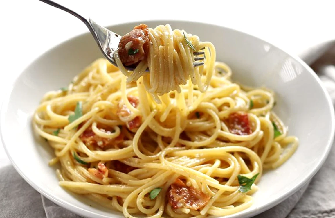 Cele mai cremoase spaghete carbonara jpeg