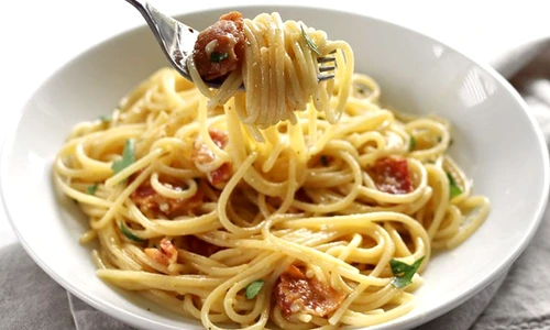 Cele mai cremoase spaghete carbonara jpeg