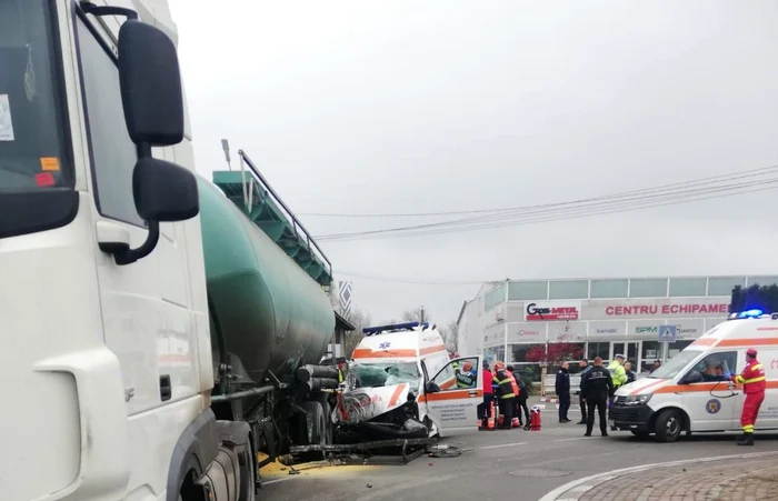 Accidentul a avut loc într-un sens giratoriu FOTO ISU Gorj