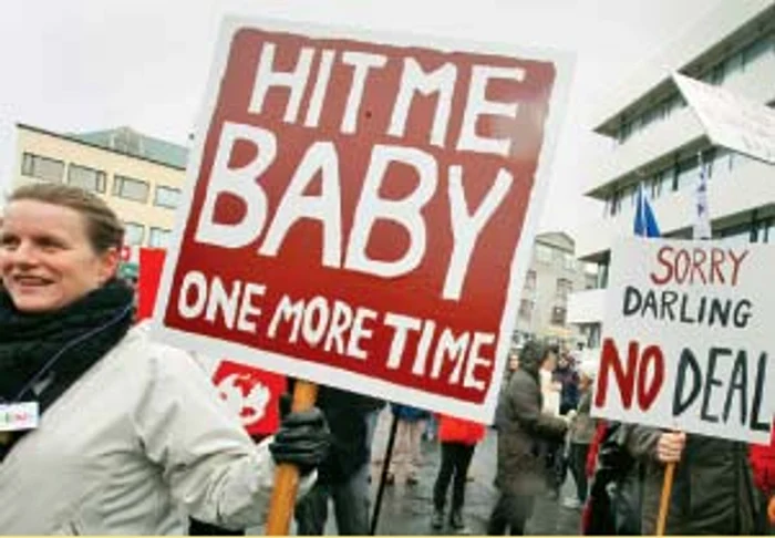 Protest: „Loveşte-mă încă o dată“