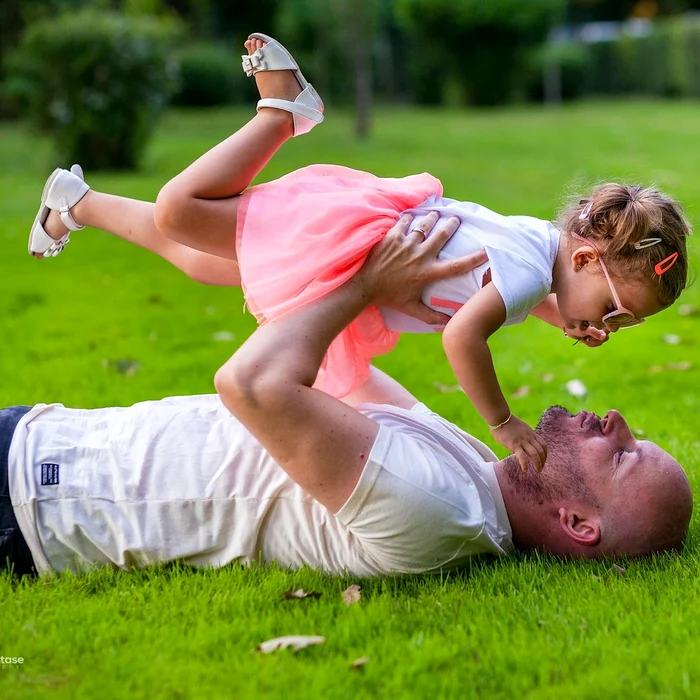 Fiul Mariei Cârneci, un tătic fericit