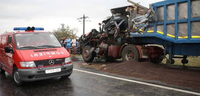 În primul accident a fost implicat un TIR 