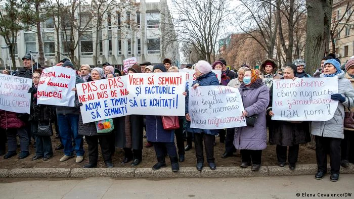 Proteste organizate chiar în ziua numirii noului premier la Chişinău