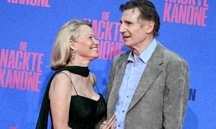 Pamela Anderson și Liam Neeson foto profimedia (2) jpg