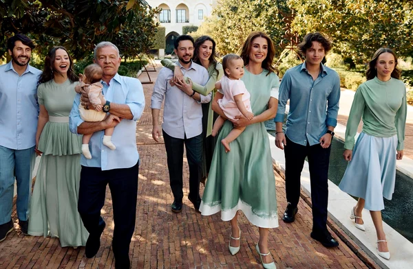 Regina Rania si familia foto Facebook jpg