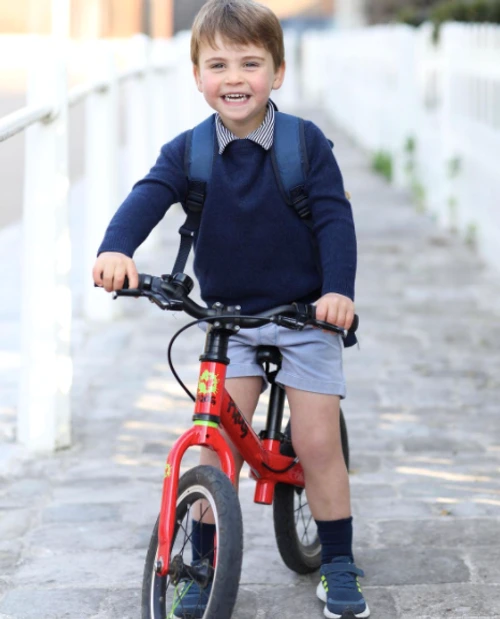 2 prince louis on bicycle png png