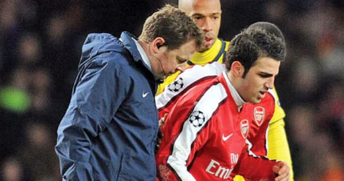 Fabregas a terminat meciul pe teren chiar dacă durerile erau insuportabile 