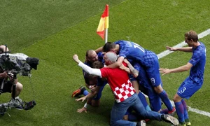 fan pe teren croatia bucurie jpeg