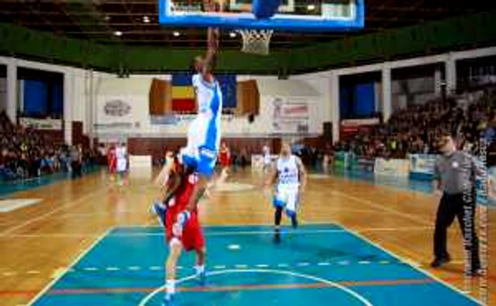 Victorie în faţa câinilor (Foto: Radu Roşca)