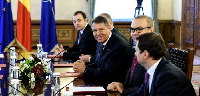 Preşedintele României, Klaus Iohannis, la primele consultări cu liderii partidelor politice, la Palatul Cotroceni FOTO presidency.ro