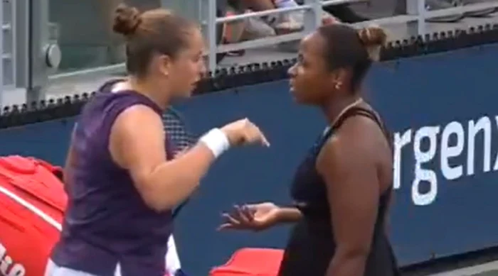Taylor Townsend, trasă la răspundere la finalul meciului de către Jelena Ostapenko. Captură TV