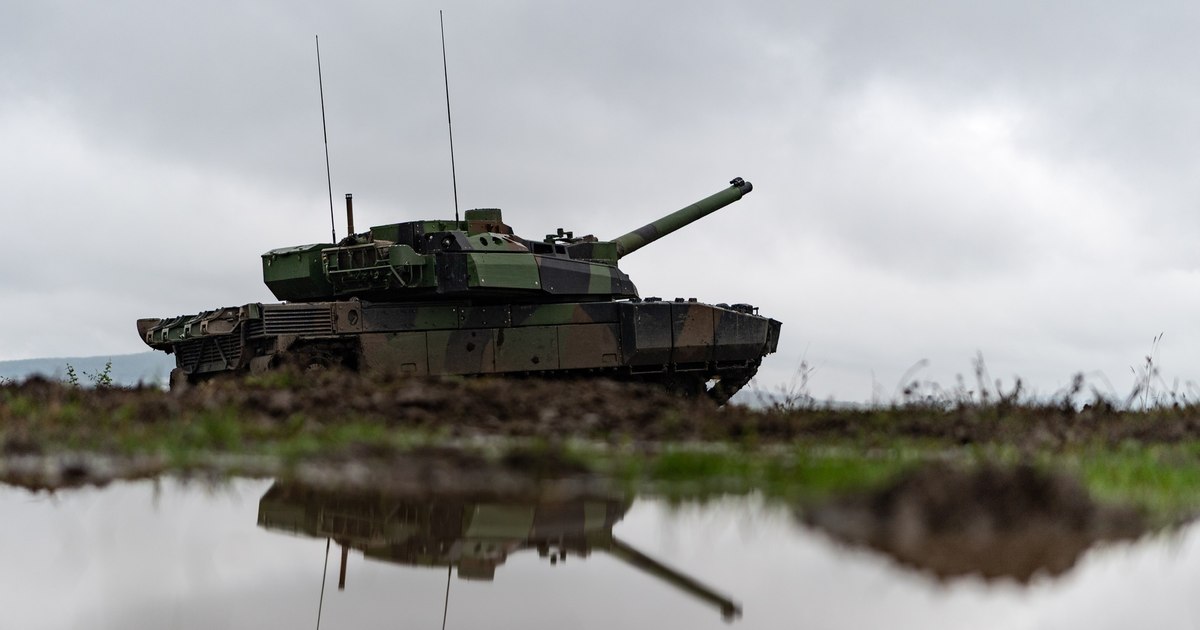 România cheltuie aproape jumătate din banii europeni pentru arme pe tancuri și blindate. Alternativele propuse de șeful generalilor români