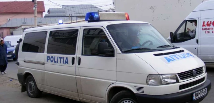 Poliţiştii au acţionat în scopul combaterii actelor de comerţ ilicit