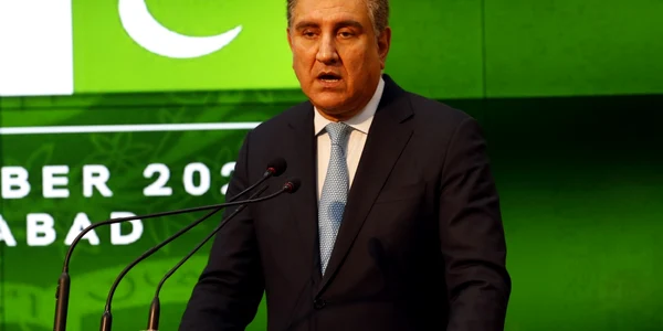 Ministrul de externe pakistanez  Shah Mahmood Qureshi la conferinţa de presă comună cu omologul său britanic la Islamabad FOTO EPA-EFE