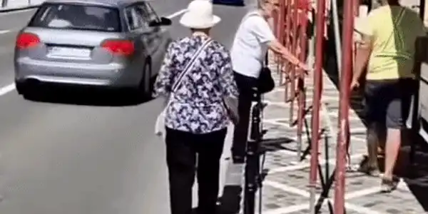 GIF Pieton