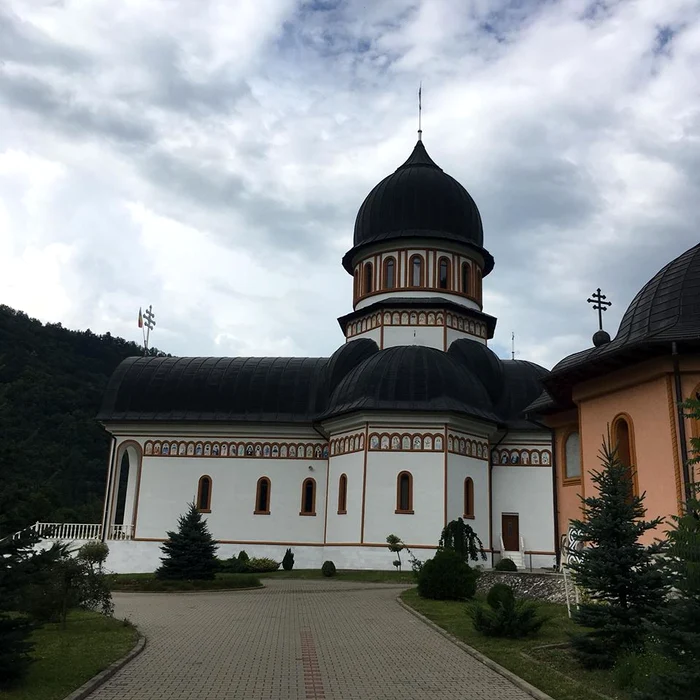 Mănăstirea Soborul Sfântului Arhanghel Mihail, Gavril şi Rafail, judeţul Albafoto: Sorin Vintzeanu