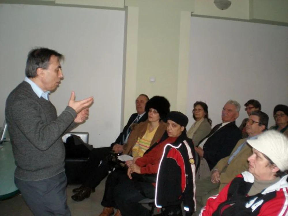 Medicul cardiolog Constantin Militaru le-a vorbit craiovenilor despre insuficienţa cardiacă. 