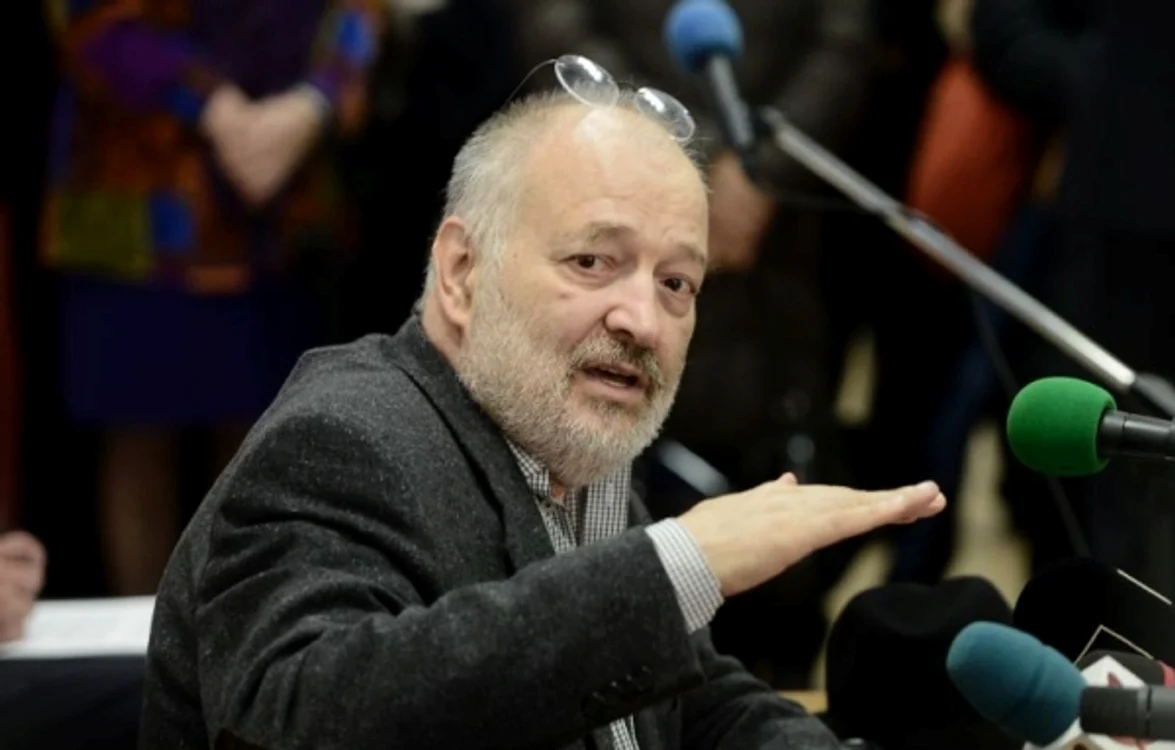 
    Fostul șef al televiziunii publice susține că legea ar trebui schimbatăFoto: Arhiva Click!  