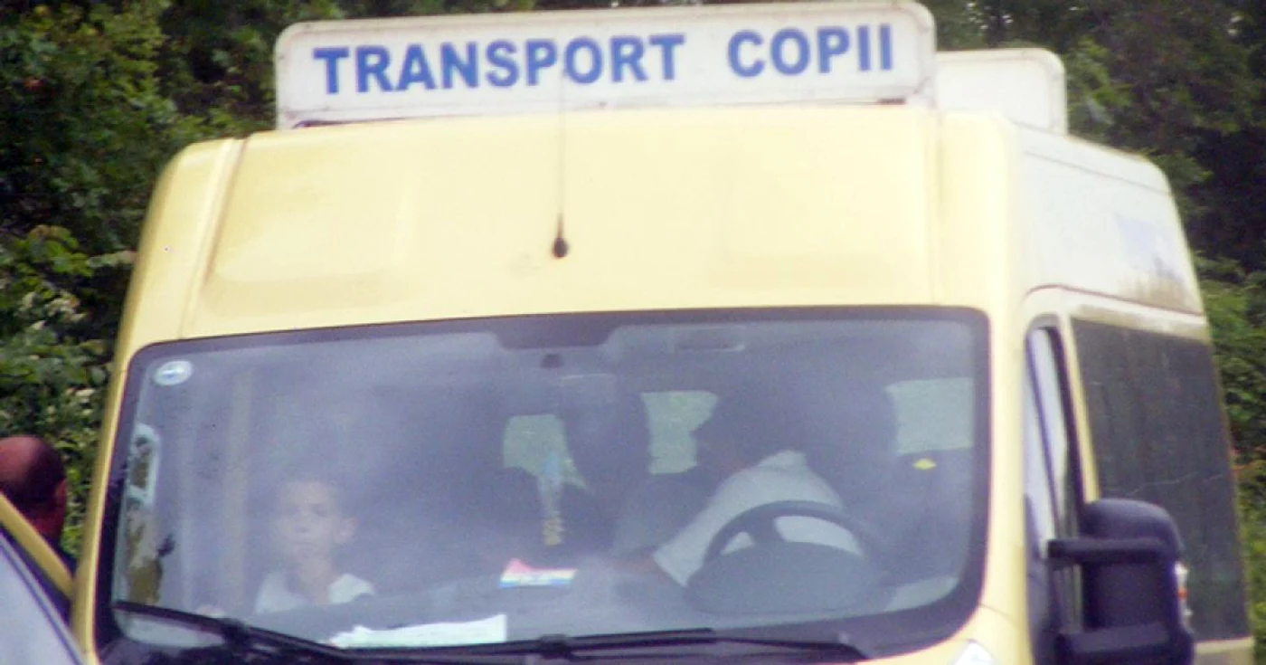 Șoferul microbuzului a fost tras pe dreapta și a rămas fără permis