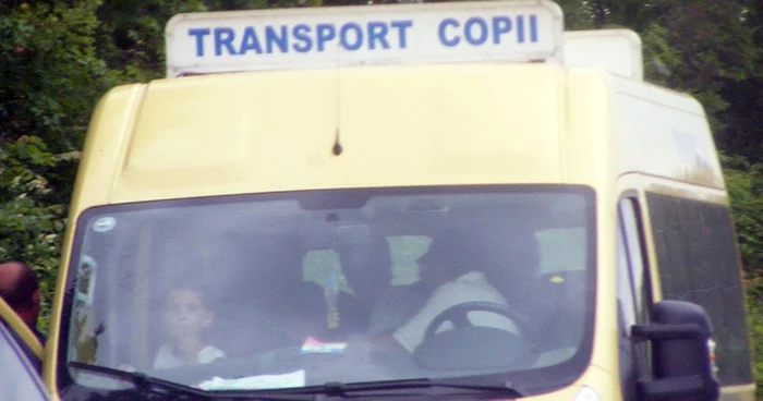 Șoferul microbuzului a fost tras pe dreapta și a rămas fără permis