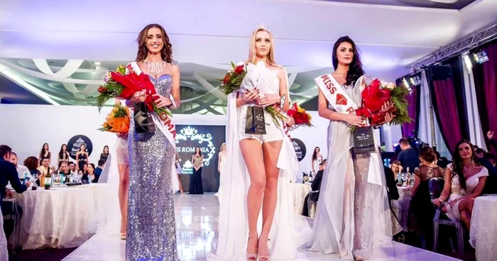 Kristina Ciasovschih a fost desemantă
Miss România 2015, locurile doi şi trei revenind unor românce FOTO
Facebook