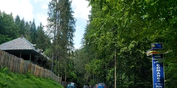 Accesul în satul Comanca din staţiunea Băile Olăneşti din judeţul Vâlcea Foto Adevărul
