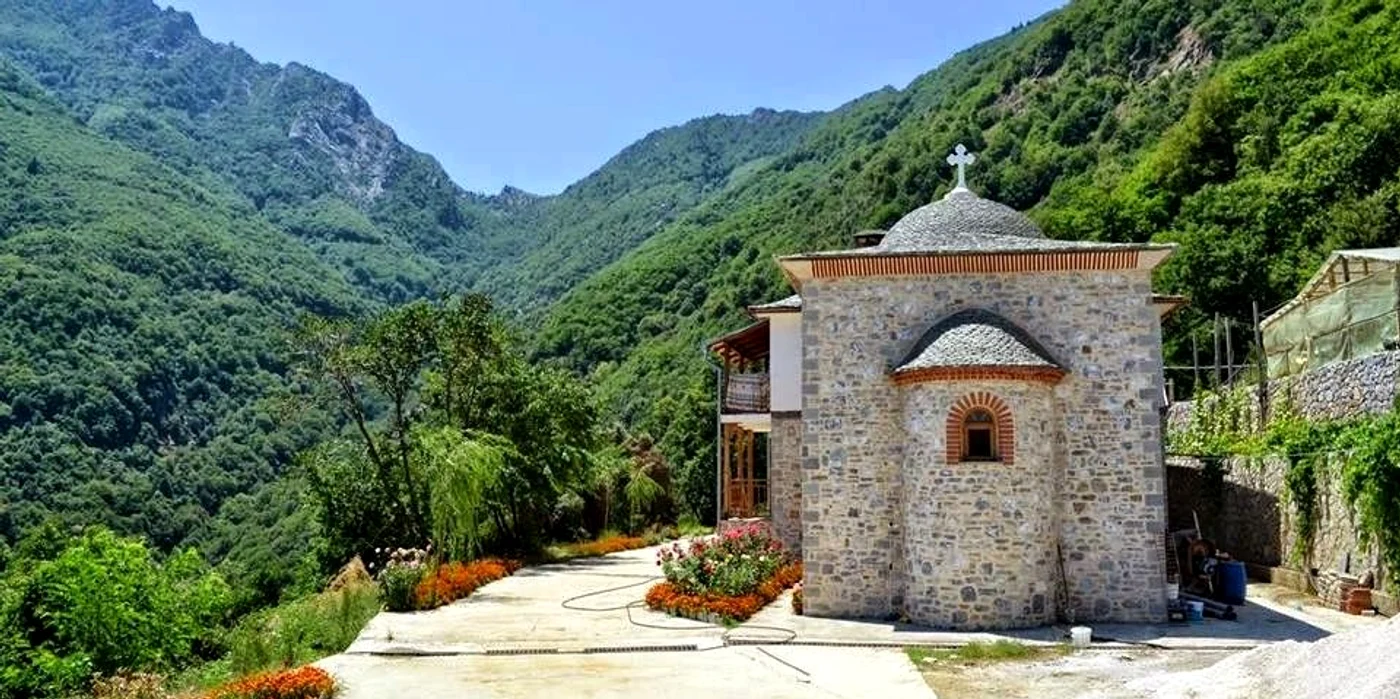 Schitul Lacu, de pe Muntele Athos