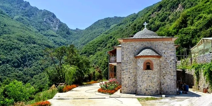 Schitul Lacu, de pe Muntele Athos