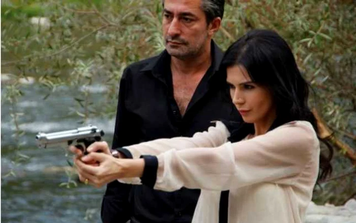 Actorii Hatice Sendil şi Erkan Petekkaya sunt protagoniştii serialului „Dila“ FOTO Kanal D