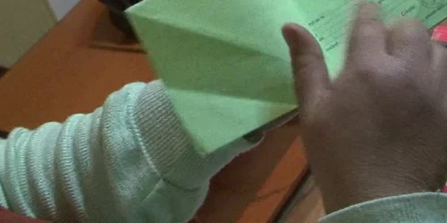 Cele două femei s-au folosit de o asociaţie pentru a înşela mai multe persoane  