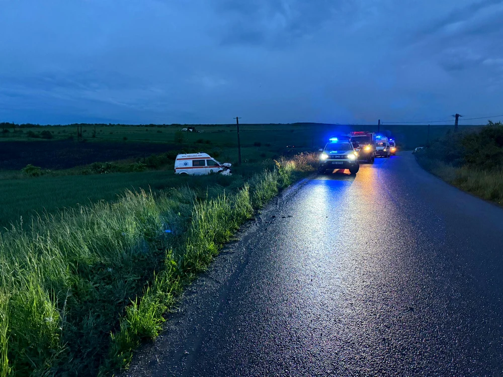 Ambulanță implicată într-un accident în județul Cluj Foto: ISU Cluj